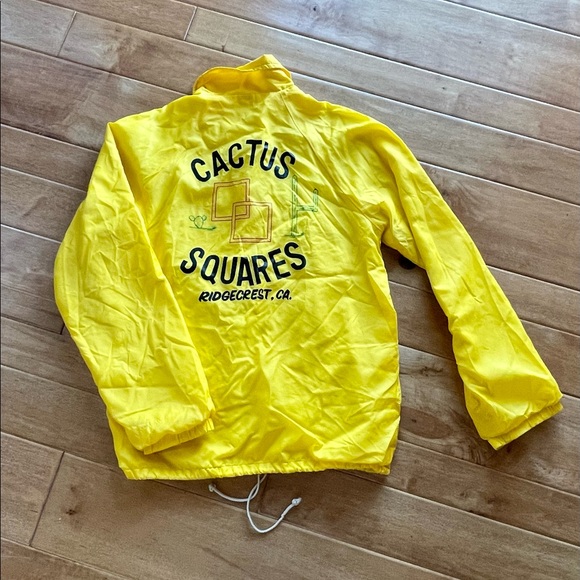 70s Vintage Cactus Yellow Windbreaker w. Name Patch and Back Graphic - Picture 5 of 9